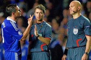 الحكم النرويجي آفريبو : بالأمس تلقيت تهديداً آخر بالقتل