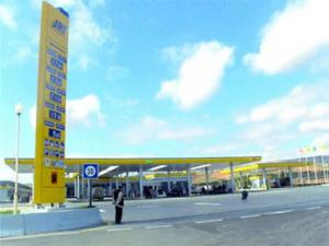 20 محطة خدمات وبنزين بالطريق السريع خلال هذه السنة