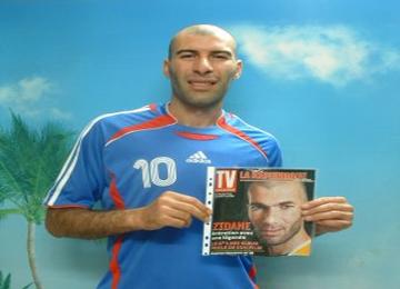 شبيه زيدان الجزائري يستنجد بمدير 