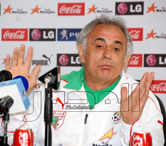 حليلوزيتش: لست راض و لا يوجد لاعب يضمن مكانه عبر الصحافة