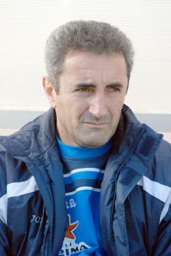 مناد سيعتمد على نفس التشكيلة التي واجهت الشلف