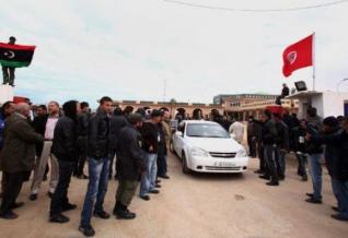 اختطاف 80 تونسيا من قبل مسلحين ليبيين على الحدود بين البلدين