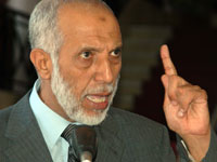 الأفلان يدغدغ مشاعر الشباب غير المرسمين ويعد برفع منح المتقاعدين•••