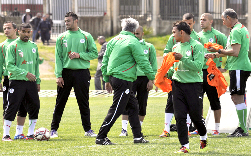 المحليون يختتمون تربص الخضر بسلبيات كثيرة