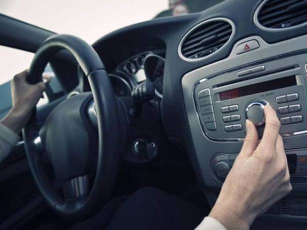 هذا ما تفعله بكم الموسيقى أثناء القيادة... وأنتم لا تدرون