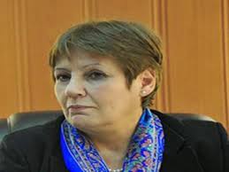 بن غبريط تستنجد بالبرامج الإنجليزية