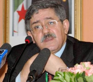 Ouyahia promet la baisse des prix des légumes d'ici la fin du mois en cours