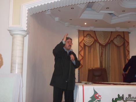 أويحيى : الشعب الجزائري يعيش حرية أعفته من الربيع العربي