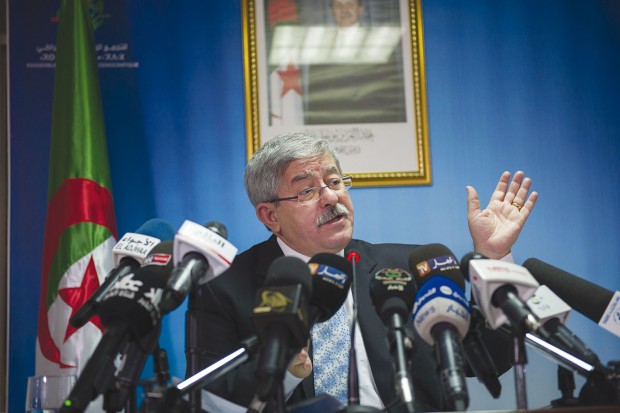 Ouyahia défend Toufik et le DRS