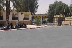 عمال الجزائرية للمياه بورقلة يشلون 10 مراكز