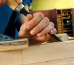 الأثاث الماليزي والأندونيسي يقضي على النجار الجزائري