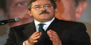 Ouyahia appelle à Jijel à la vigilance pour assurer la paix et la stabilité du pays