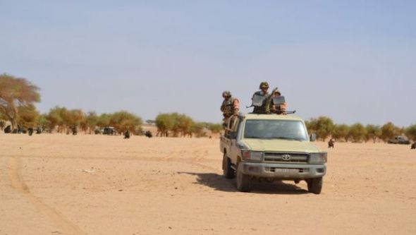 إرهابي يسلم نفسه للسلطات الأمنية بتندوف (وزارة الدفاع الوطني)