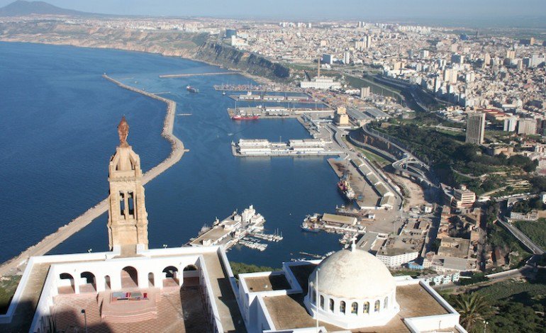 إطلاق مشروع لإنجاز مدرسة في التكوين السياحي والفندقي بوهران