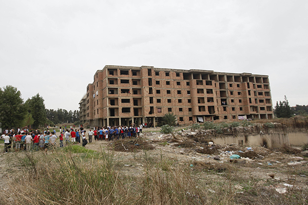 القوة العمومية لإخلاء السكنات المقتحمة بإيليزي