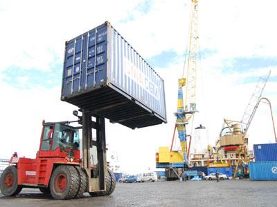 Les importations algériennes en baisse de 9,76% au premier trimestre 2012