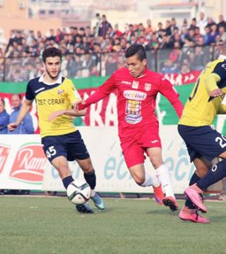 Le Paradou seul leader