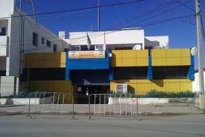 نقص السيولة وتعطل الشبكة يعذبان المواطنين بورقلة