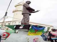 Inauguration de la stèle érigée à ighil ali en son honneur