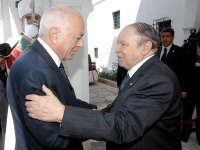 Le président Bouteflika reçoit le secrétaire général de la Ligue arabe