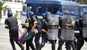 قوات مكافحة الشغب توقف 8 أشخاص من المعتصمين أمام بلدية الناظورة بتيارت