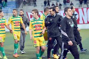 شبيبة القبائل واتحاد بسكرة دون جمهور