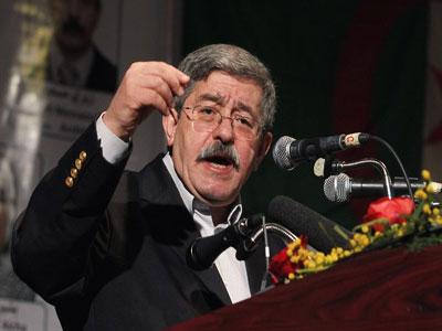 «Votez si vous ne voulez pas des robes pour les hommes avec une barbe au visage»