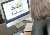 On lit de moins en moins et on surfe de plus en plus sur la Toile