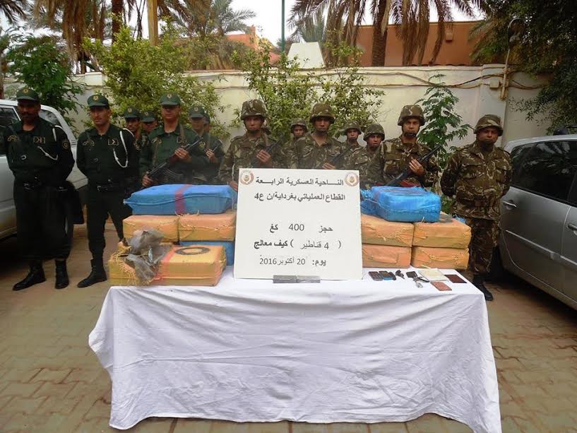 بالصور..الجيش يحجز 4 قناطير من الكيف في غرداية