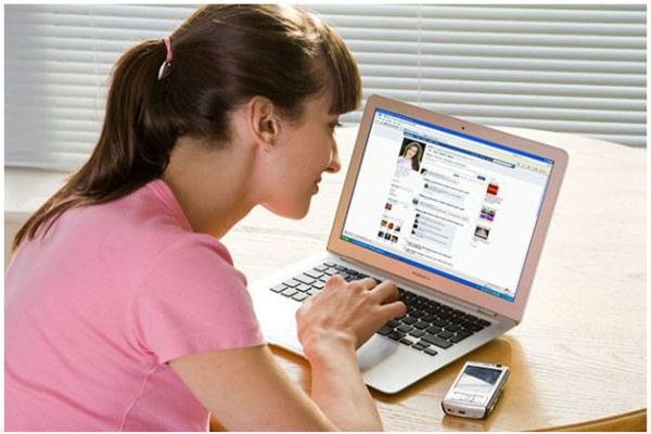 احذري...عيون الحسّاد تترصدك على الفيسبوك!