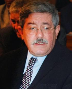 أويحيى من تلمسان: الدولة ستقف في وجه أصحاب عقلية “الحاويات”