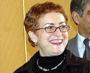 هل الثقافة هي آخر اهتمامات والي تلمسان؟ وزيرة الثقافة تسخر منه ومن غياباته المستمرة