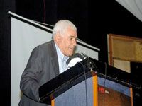 Il lance un message à 'des parties' au pouvoir