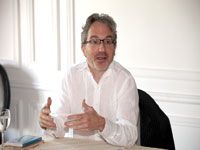 Eric Briys, spécialiste en finances, à propos de l'impact de la crise financière sur l'Algérie