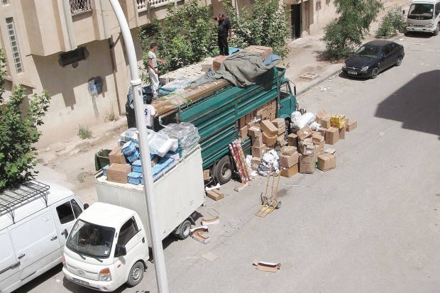 Des boulevards transformés en garages à ciel ouvert