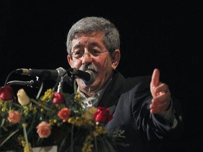 Ouyahia s'engage à poursuivre l'effort de développement de l'Etat