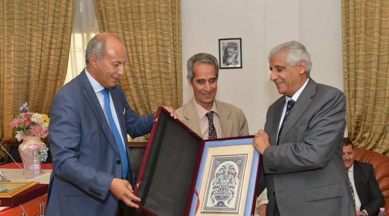 Tlemcen : Le ministre de la Culture, Azzedine Mihoubi, a exhorté samedi les journalistes à aller de l'avant et à faire preuve de plus de professionnalisme et d'éthique