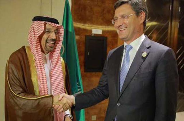 Ryad célèbre le rapprochement avec Moscou et affirme que le cycle de baisse des prix du pétrole touche à sa fin