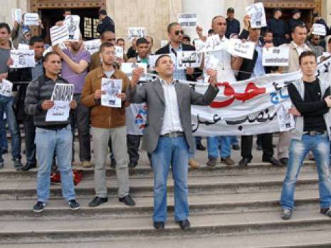 Les travailleurs du préemploi protestent devant la Grande-Poste