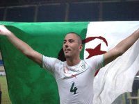 Sélection algérienne : le défenseur Antar Yahia prend sa retraite internationale