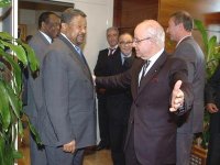 Mourad Medelci reçoit le président de la Commission de l'UA, Jean Ping