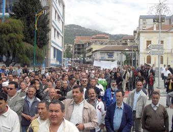 سكان 60 قرية بمعاتقة بتيزي وزو يعتصمون اليوم أمام مقرّ الدائرة