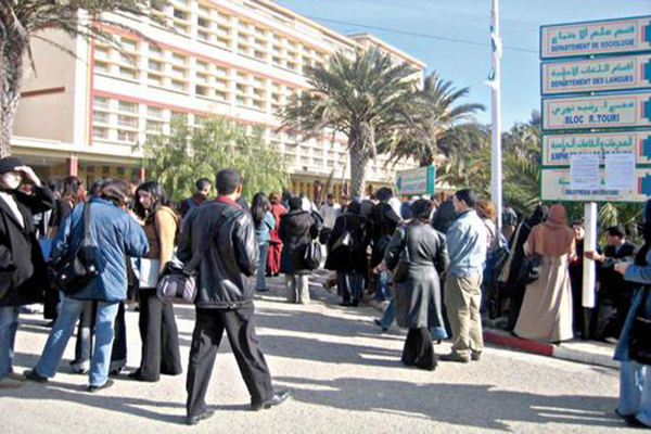 أكثر من 80 أستاذا بالمركز الجامعي لميلة في وقفة احتجاجية