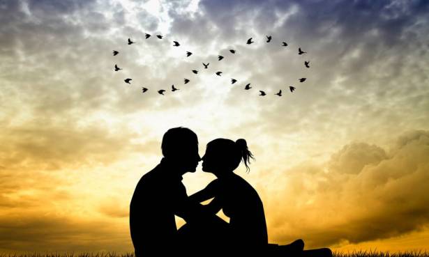 عبارات رومانسية عربية ساحرة... أهدِها لشريكك في كلّ الأوقات