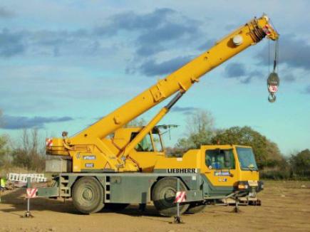 الأمن يسترجع رافعة سرقت بتواطؤ سائقها بسطيف