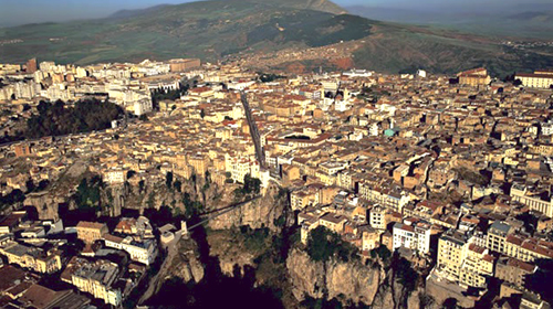 Vaste opération des forces de sécurité pour retrouver les terroristes à Constantine