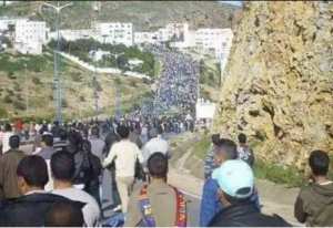 من طحن بائع السمك؟   كلنا محسن ... والمغرب ينتظر التحقيقات