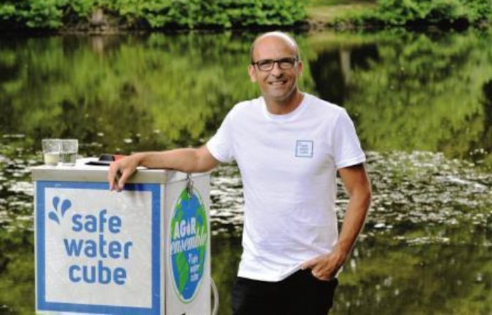 Le Safe Water Cube ? Jusqu'à 1 000 litres d'eau potable par jour