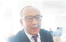 رئيس النقابة الوطنية لعمال التربية والتكوين صادق دزيري من قسنطينة