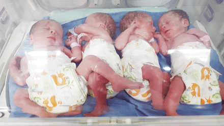 سيدة تضع أربعة توائم بسكيكدة